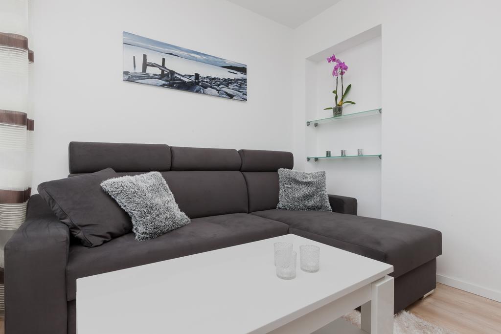 Riverside Apartment With Balcony By Noclegi Renters Świnoujście Extérieur photo