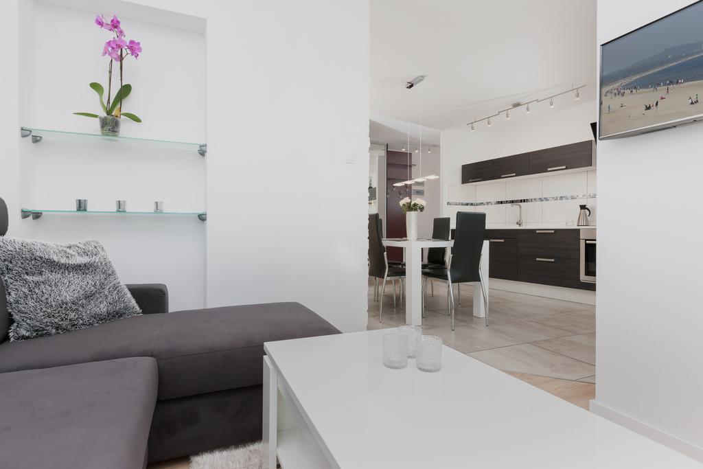 Riverside Apartment With Balcony By Noclegi Renters Świnoujście Extérieur photo