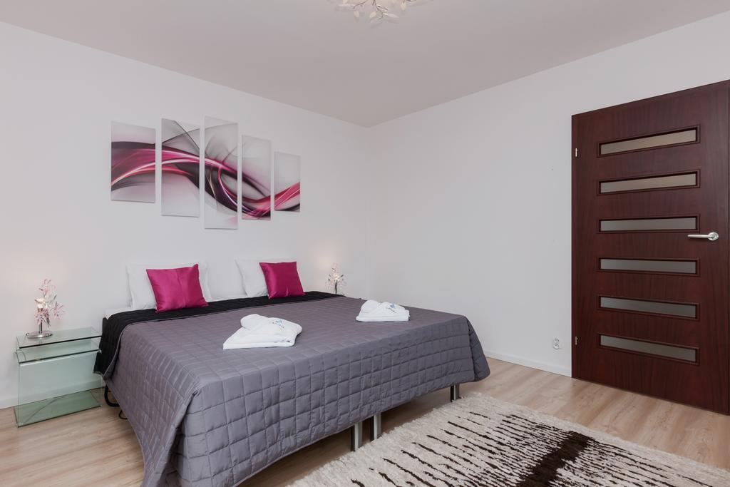 Riverside Apartment With Balcony By Noclegi Renters Świnoujście Extérieur photo