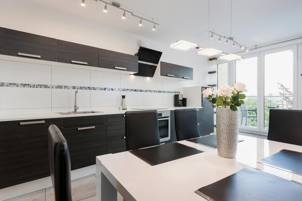 Riverside Apartment With Balcony By Noclegi Renters Świnoujście Extérieur photo